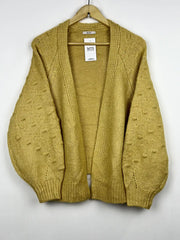 Buy online pre-used pre-loved 100% authentic & Original branded Tu (LS-9438) available in Pakistan. Top international brands avilable.