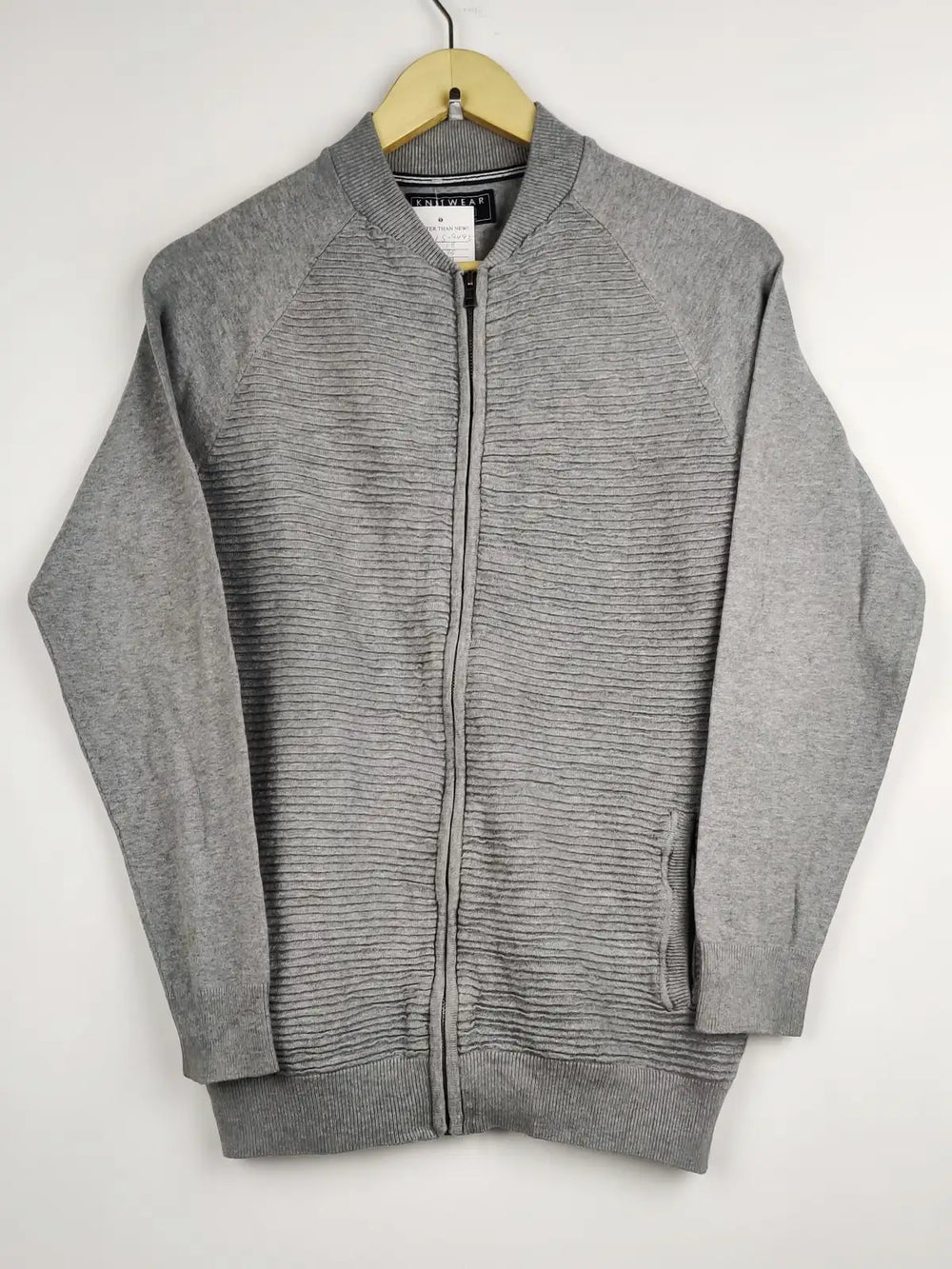 Buy online pre-used pre-loved 100% authentic & Original branded F&F (LS-9493) available in Pakistan. Top international brands avilable.