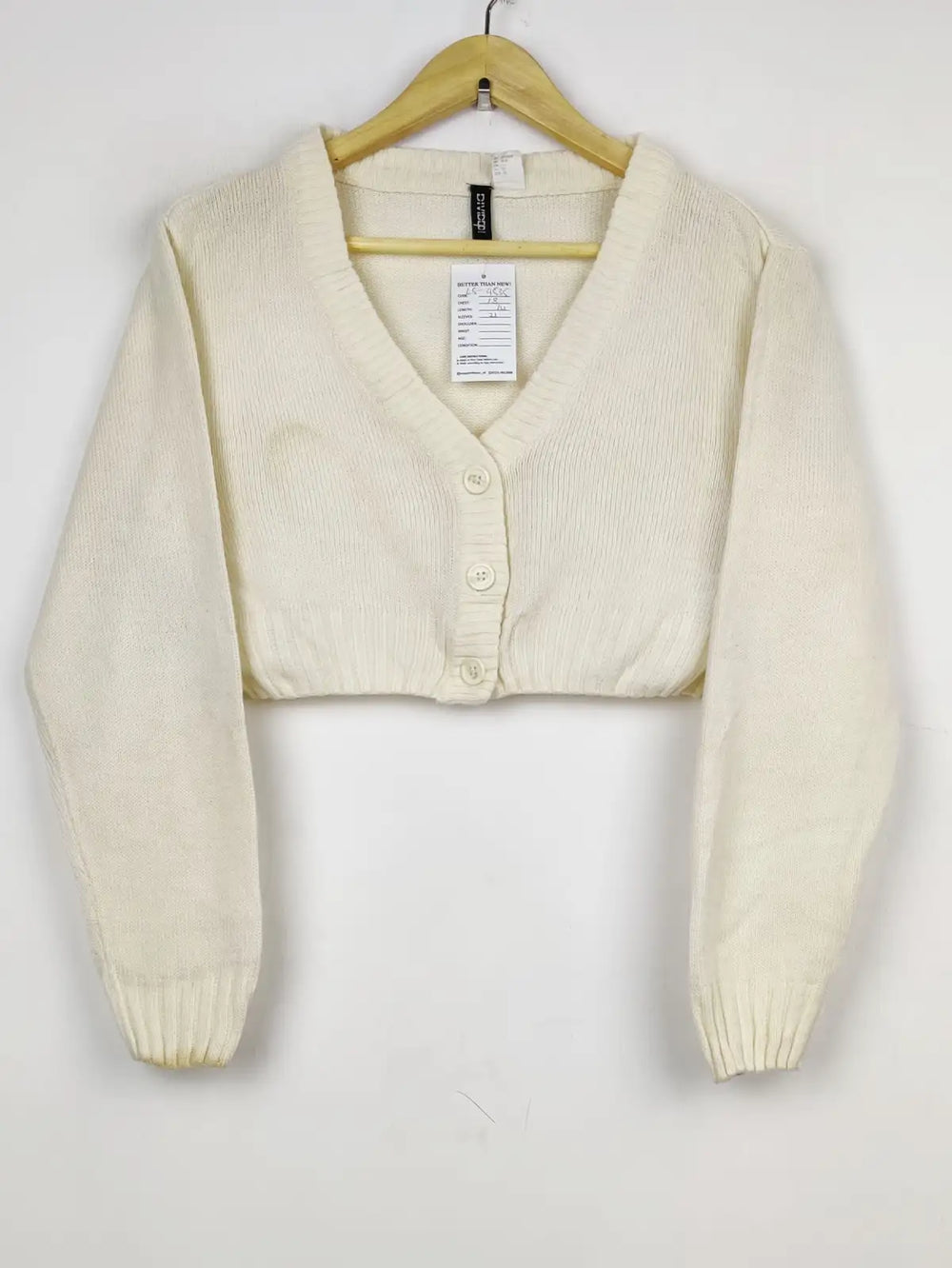 Buy online pre-used pre-loved 100% authentic & Original branded H&M (LS-9535) available in Pakistan. Top international brands avilable.