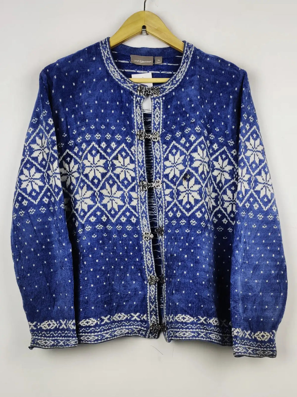 Buy online pre-used pre-loved 100% authentic & Original branded Croft&Barrow (LS-9649) available in Pakistan. Top international brands avilable.