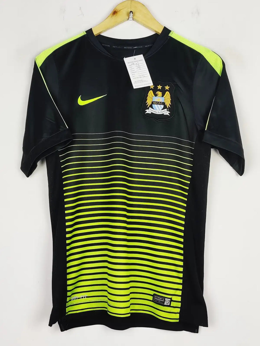 Buy online pre-used pre-loved 100% authentic & Original branded Dri Fit (MA-01) available in Pakistan. Top international brands avilable.