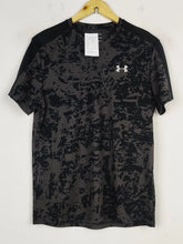 Buy online pre-used pre-loved 100% authentic & Original branded Under Armour (MA-04) available in Pakistan. Top international brands avilable.