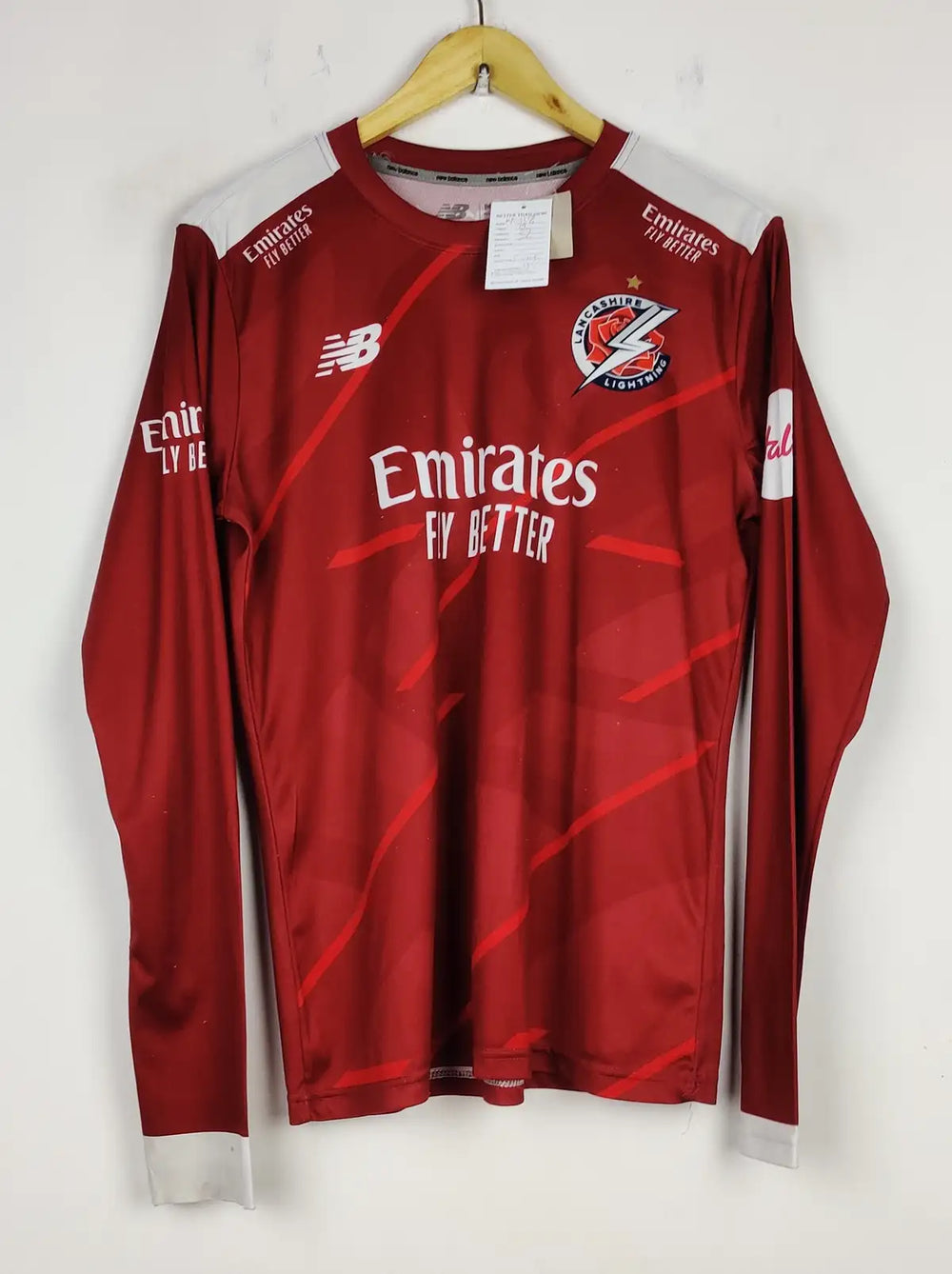 Buy online pre-used pre-loved 100% authentic & Original branded New Balance (MA-118) available in Pakistan. Top international brands avilable.