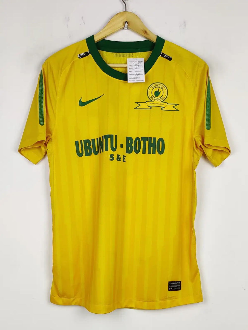 Buy online pre-used pre-loved 100% authentic & Original branded Unknown Brand (MA-122) available in Pakistan. Top international brands avilable.