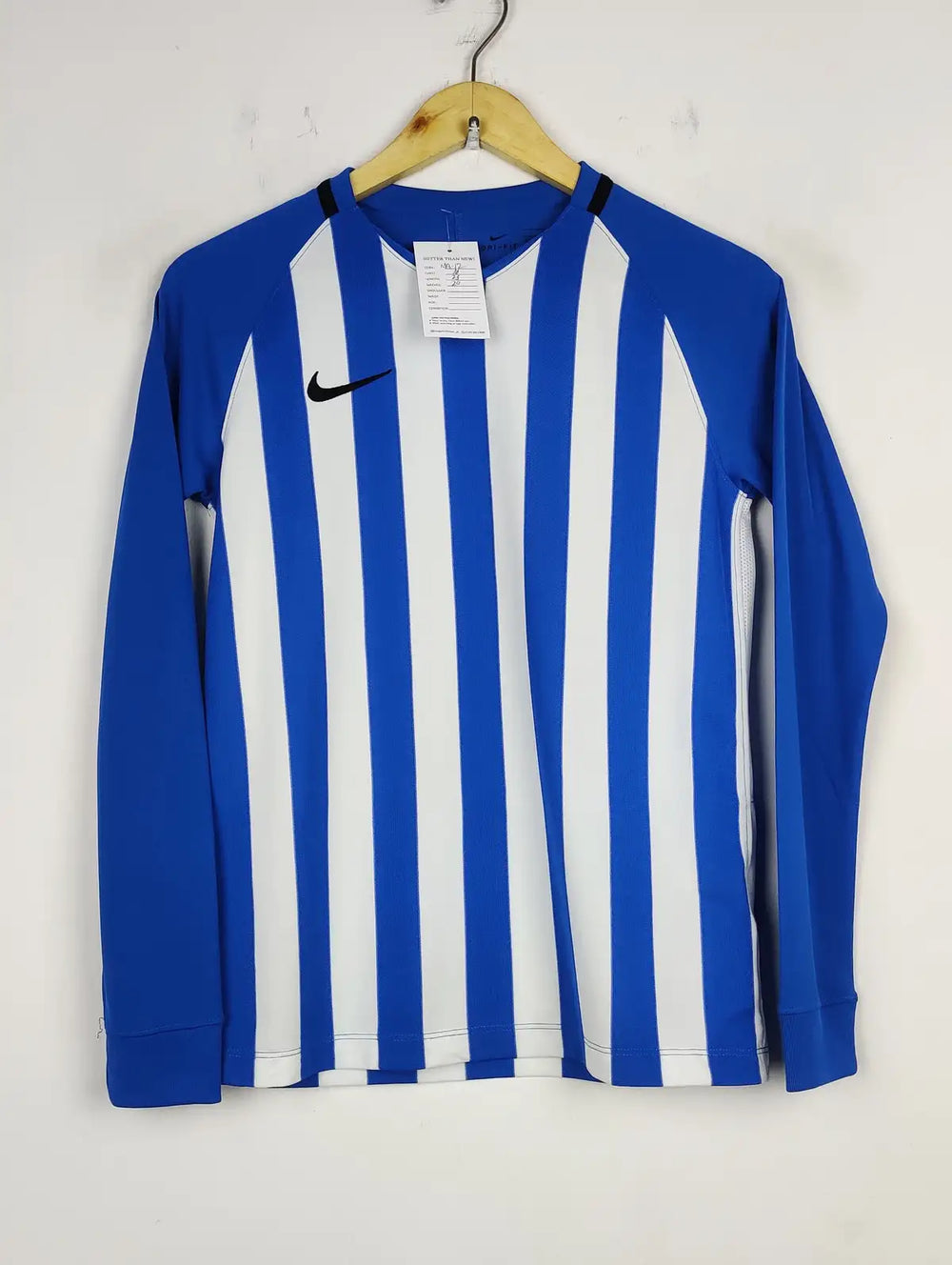 Buy online pre-used pre-loved 100% authentic & Original branded Dri Fit (MA-12) available in Pakistan. Top international brands avilable.