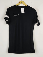 Buy online pre-used pre-loved 100% authentic & Original branded Dri Fit (MA-150) available in Pakistan. Top international brands avilable.