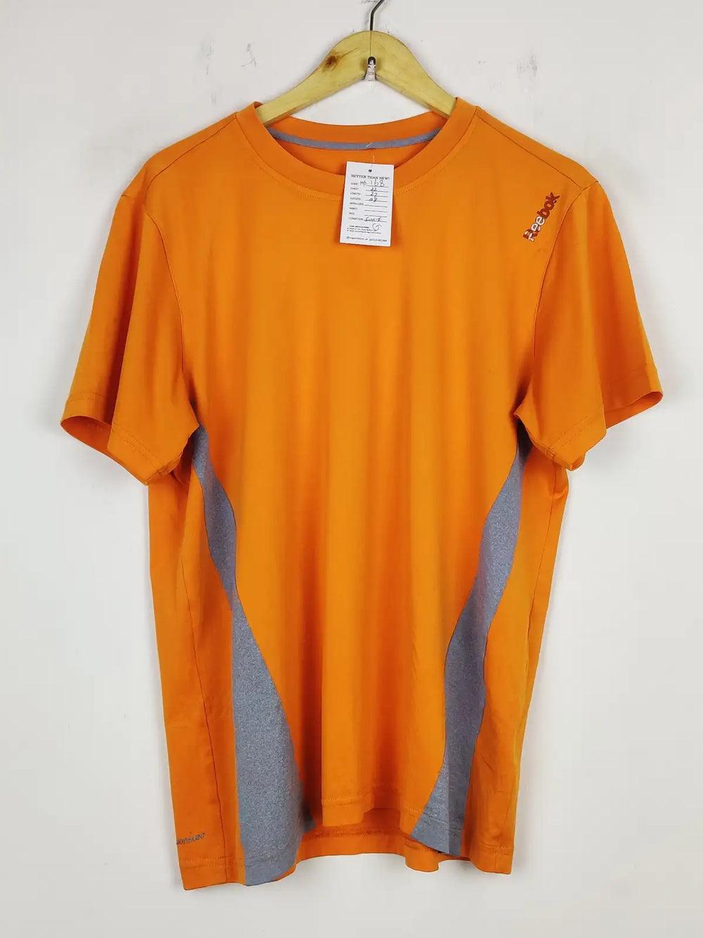 Buy online pre-used pre-loved 100% authentic & Original branded Reebok (MA-168) available in Pakistan. Top international brands avilable.