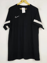 Buy online pre-used pre-loved 100% authentic & Original branded Dri Fit (MA-24) available in Pakistan. Top international brands avilable.