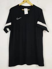 Buy online pre-used pre-loved 100% authentic & Original branded Dri Fit (MA-24) available in Pakistan. Top international brands avilable.