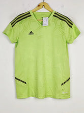 Buy online pre-used pre-loved 100% authentic & Original branded Adidas (MA-407) available in Pakistan. Top international brands avilable.