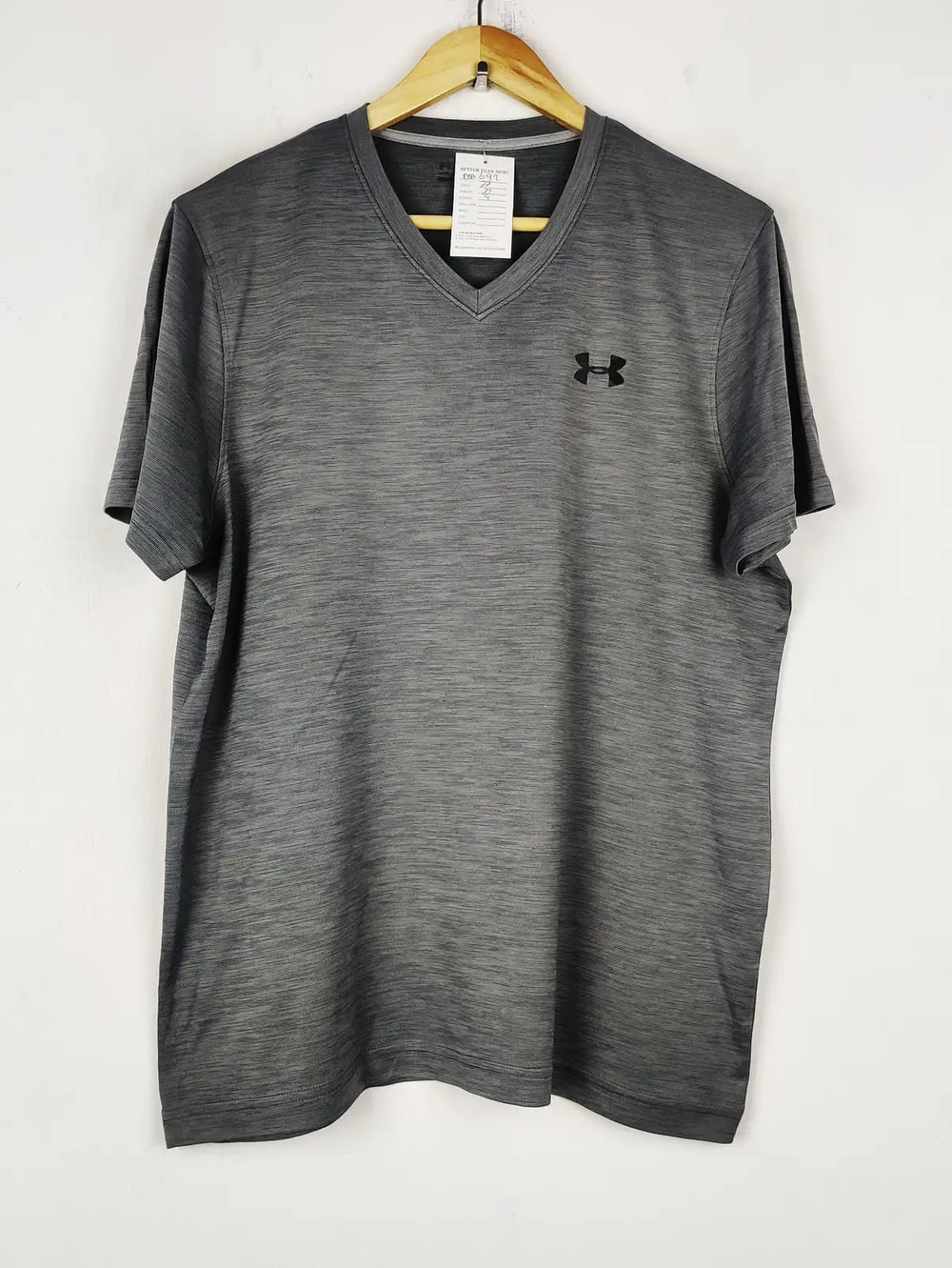 Buy online pre-used pre-loved 100% authentic & Original branded Underarmour (MA-692) available in Pakistan. Top international brands avilable.