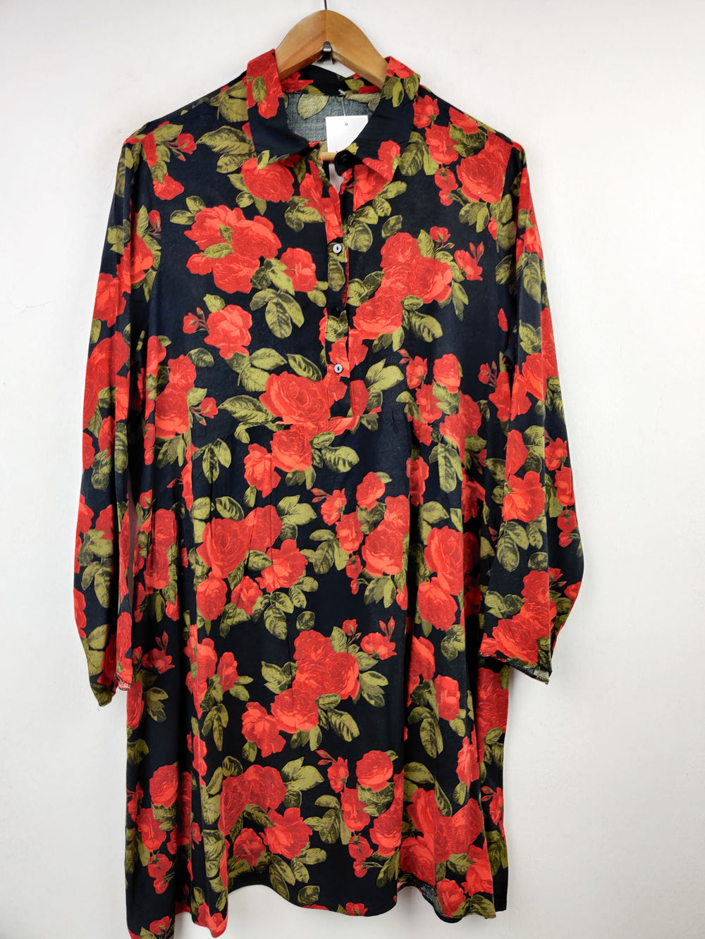 Buy online pre-used pre-loved 100% authentic & Original branded Unknown Brand (MF-1021) available in Pakistan. Top international brands avilable.