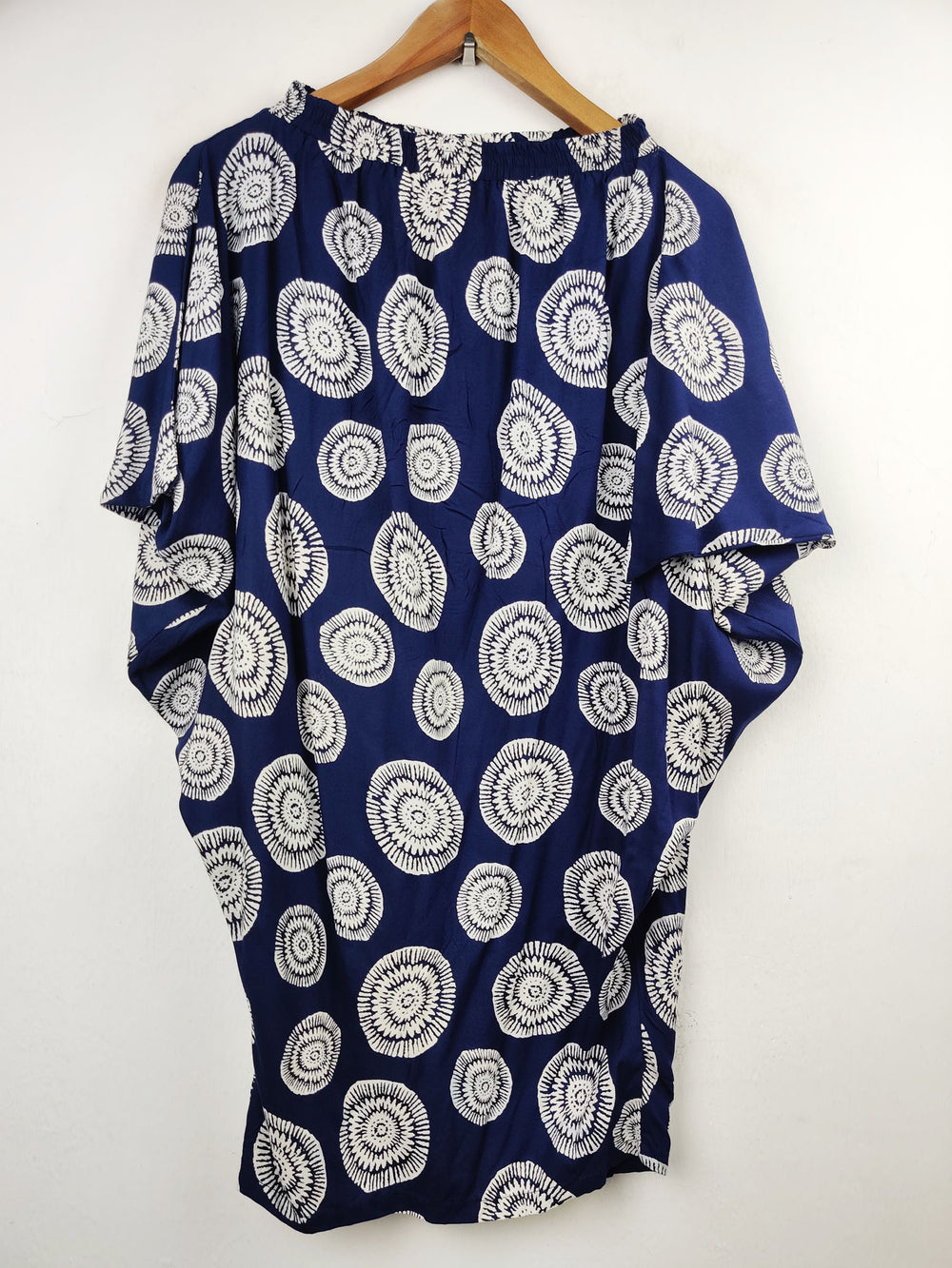 Buy online pre-used pre-loved 100% authentic & Original branded Gallery (MF-1034) available in Pakistan. Top international brands avilable.