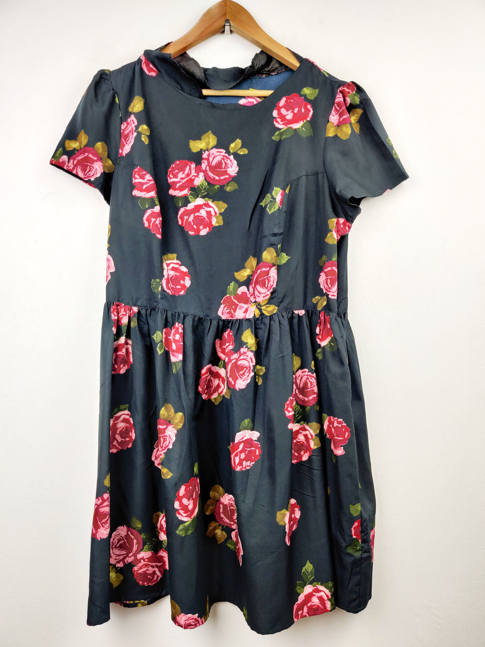 Buy online pre-used pre-loved 100% authentic & Original branded Atmosphere (MF-1042) available in Pakistan. Top international brands avilable.