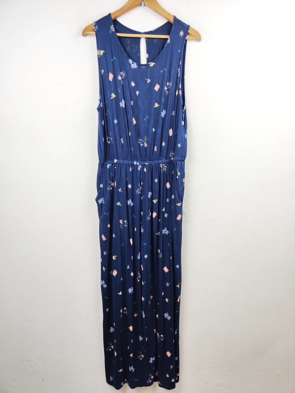 Buy online pre-used pre-loved 100% authentic & Original branded Unknown Brand (MF-1045) available in Pakistan. Top international brands avilable.