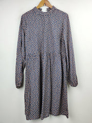 Buy online pre-used pre-loved 100% authentic & Original branded Vila (MF-1055) available in Pakistan. Top international brands avilable.