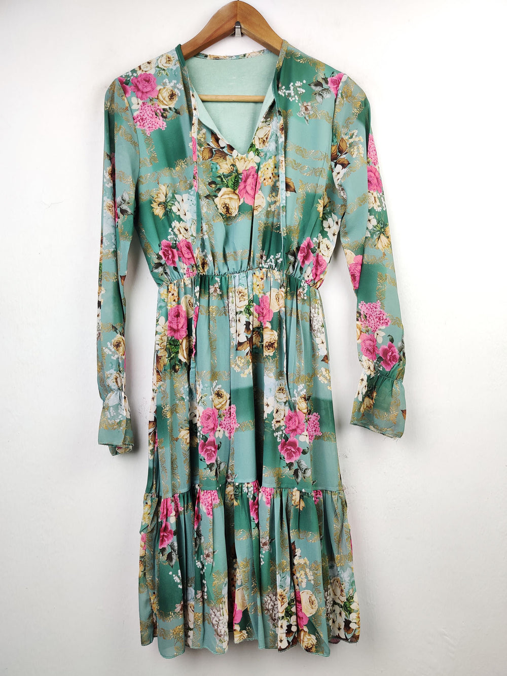 Buy online pre-used pre-loved 100% authentic & Original branded Unknown Brand (MF-1056) available in Pakistan. Top international brands avilable.