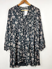 Buy online pre-used pre-loved 100% authentic & Original branded Zara (MF-1065) available in Pakistan. Top international brands avilable.