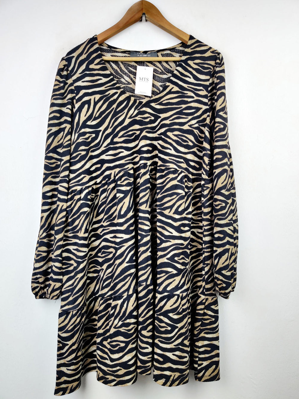 Buy online pre-used pre-loved 100% authentic & Original branded Primark (MF-1083) available in Pakistan. Top international brands avilable.