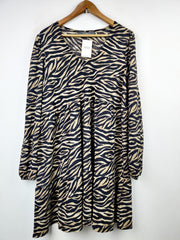 Buy online pre-used pre-loved 100% authentic & Original branded Primark (MF-1083) available in Pakistan. Top international brands avilable.