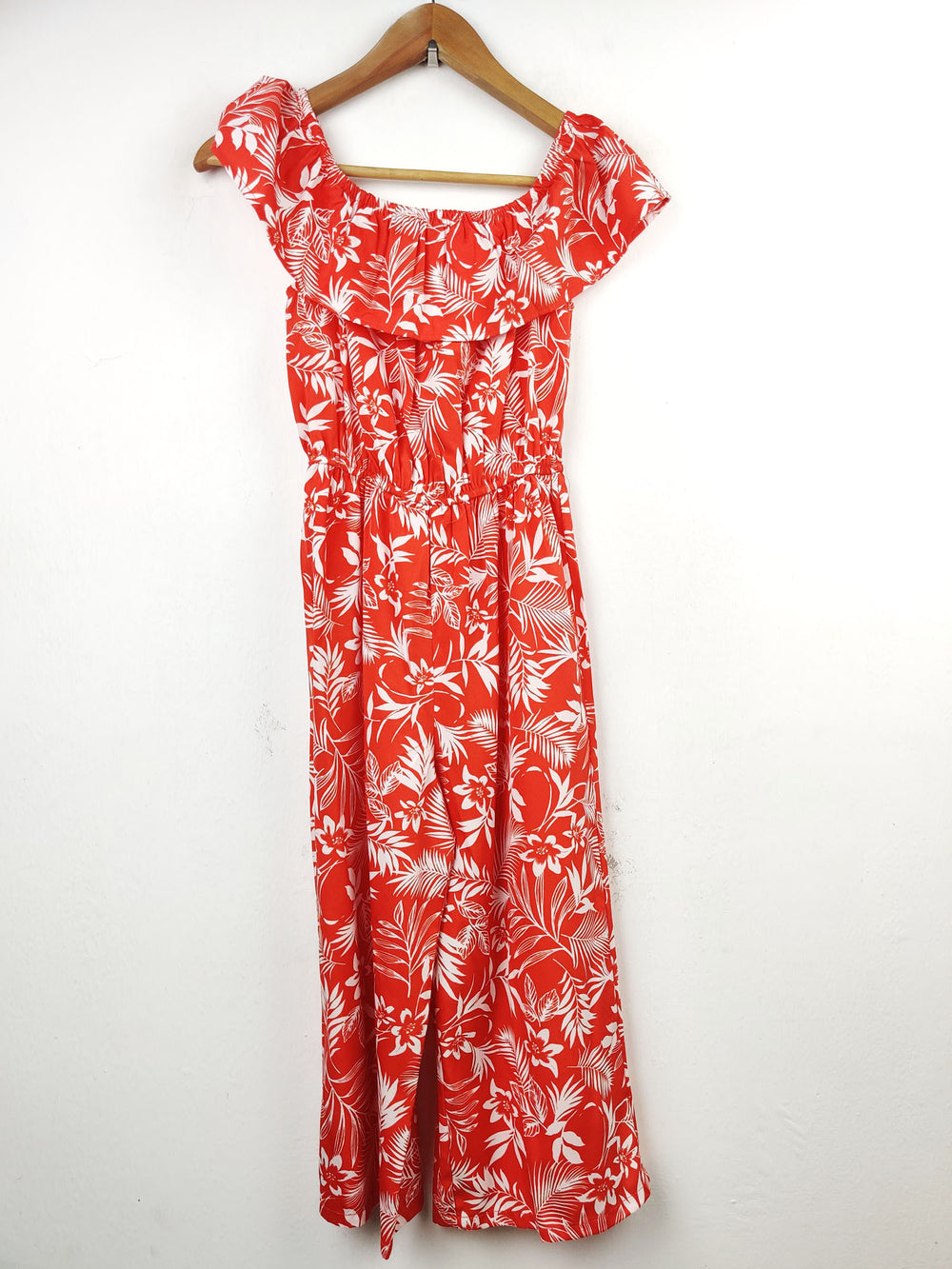 Buy online pre-used pre-loved 100% authentic & Original branded New Look (MF-1093) available in Pakistan. Top international brands avilable.