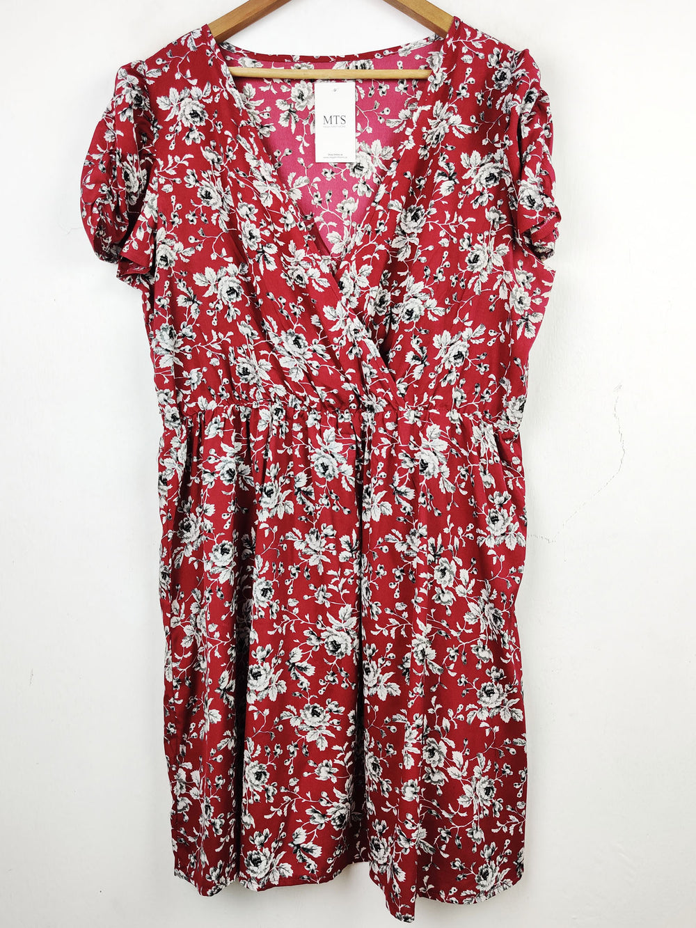 Buy online pre-used pre-loved 100% authentic & Original branded Unknown Brand (MF-1141) available in Pakistan. Top international brands avilable.