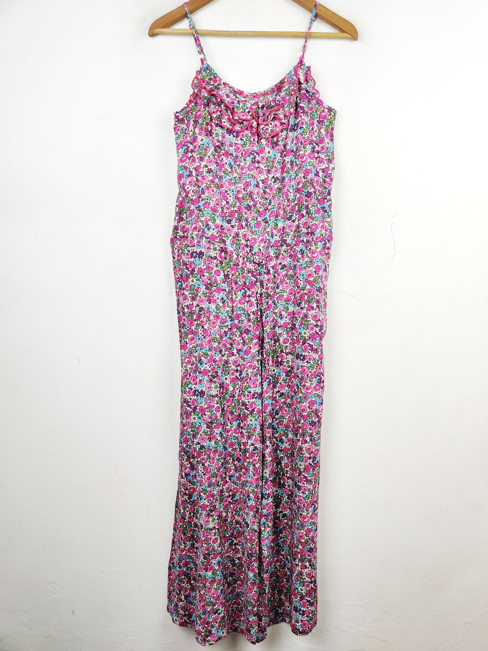 Buy online pre-used pre-loved 100% authentic & Original branded Unknown Brand (MF-1155) available in Pakistan. Top international brands avilable.