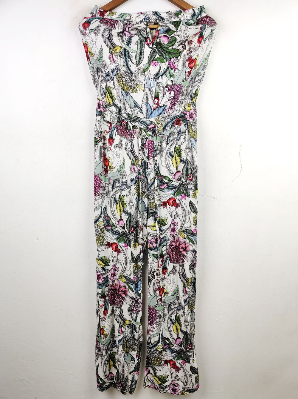 Buy online pre-used pre-loved 100% authentic & Original branded Next (MF-1212) available in Pakistan. Top international brands avilable.