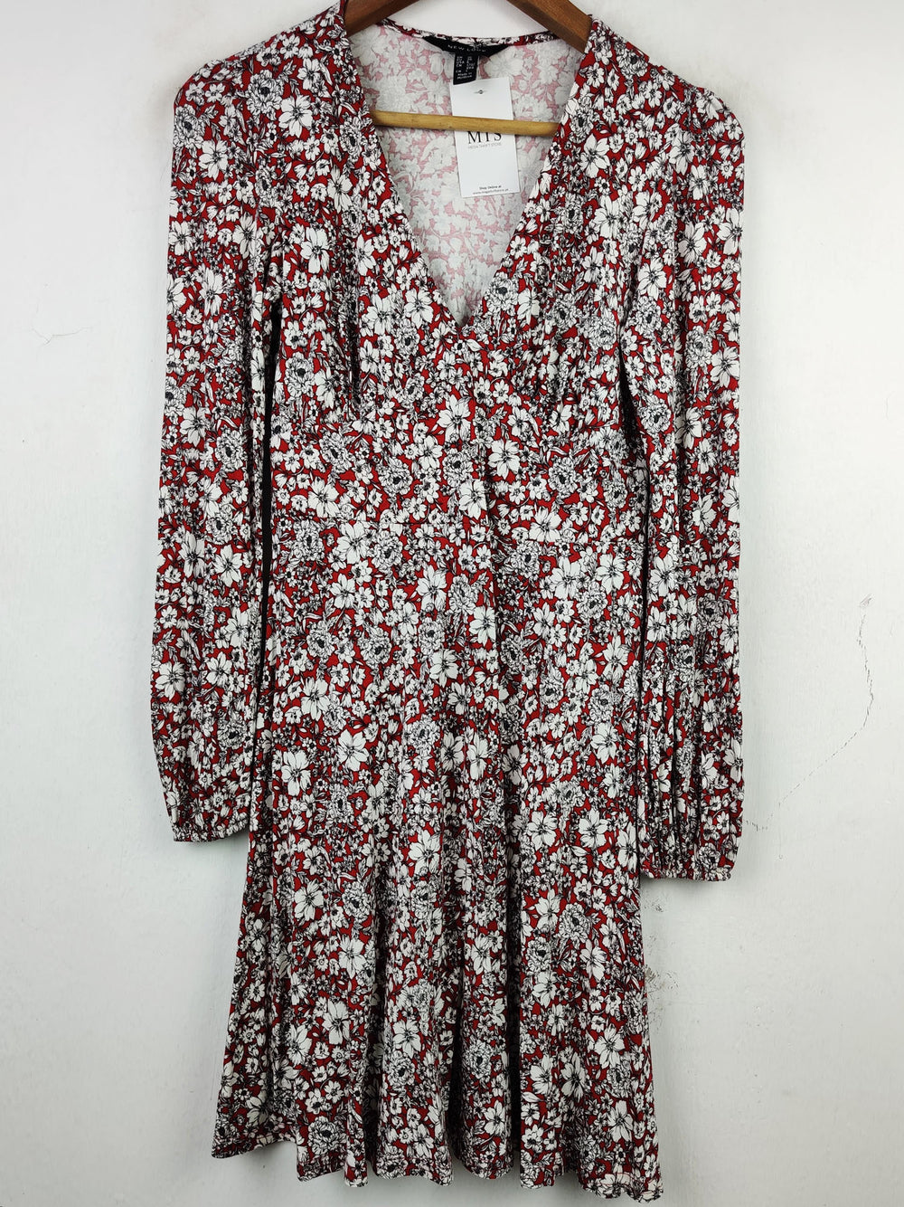 Buy online pre-used pre-loved 100% authentic & Original branded New Look (MF-1223) available in Pakistan. Top international brands avilable.