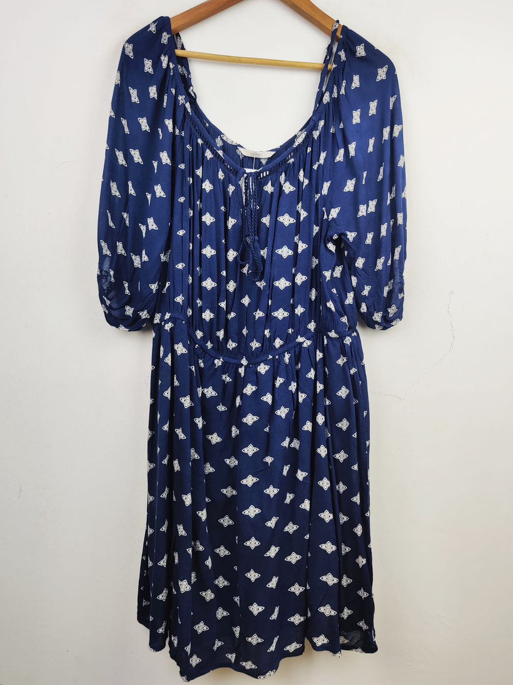 Buy online pre-used pre-loved 100% authentic & Original branded George (MF-1260) available in Pakistan. Top international brands avilable.