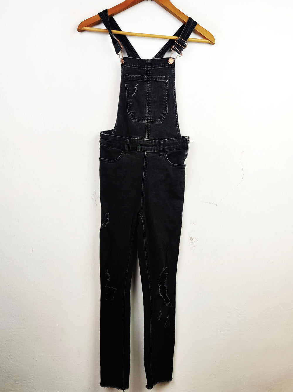 Buy online pre-used pre-loved 100% authentic & Original branded New Look (MF-1261) available in Pakistan. Top international brands avilable.