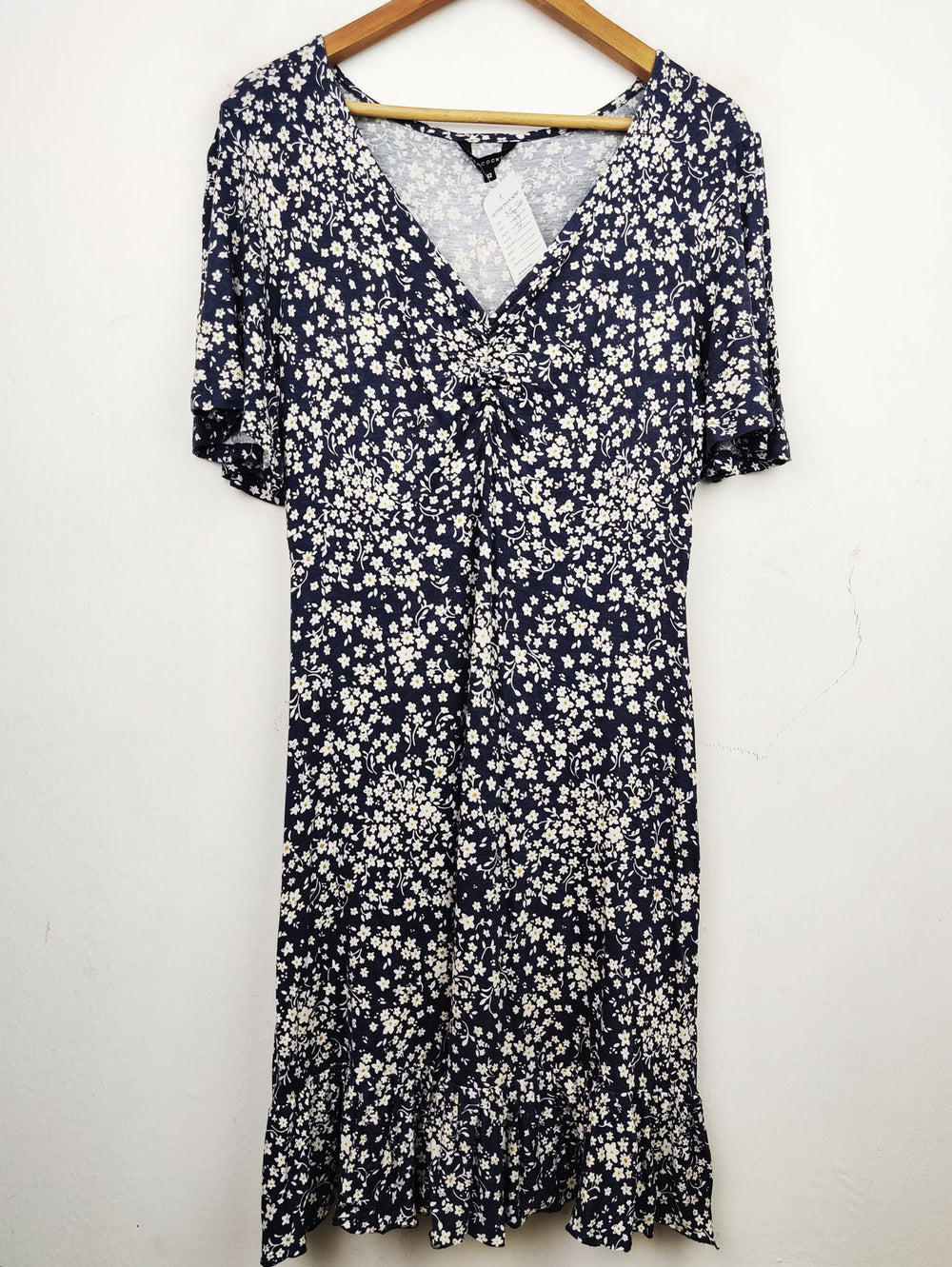 Buy online pre-used pre-loved 100% authentic & Original branded Peacocks (MF-1266) available in Pakistan. Top international brands avilable.