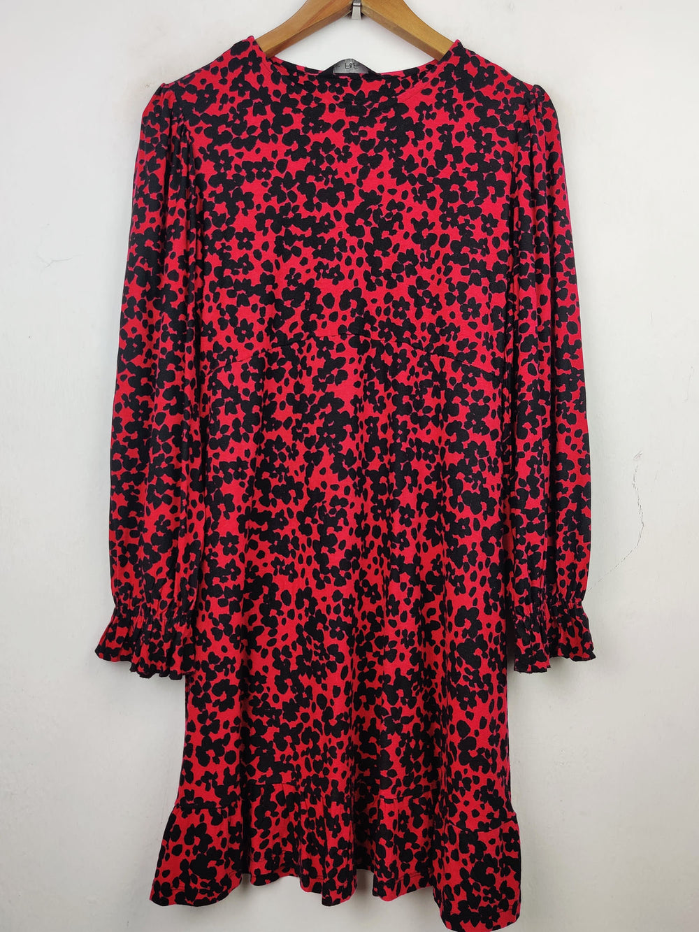 Buy online pre-used pre-loved 100% authentic & Original branded F&F (MF-1268) available in Pakistan. Top international brands avilable.