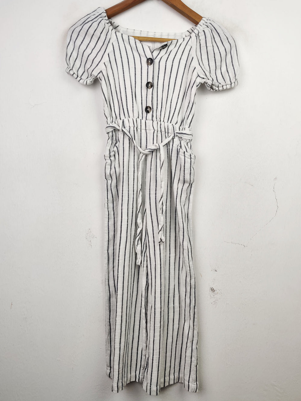 Buy online pre-used pre-loved 100% authentic & Original branded Unknown Brand (MF-1271) available in Pakistan. Top international brands avilable.