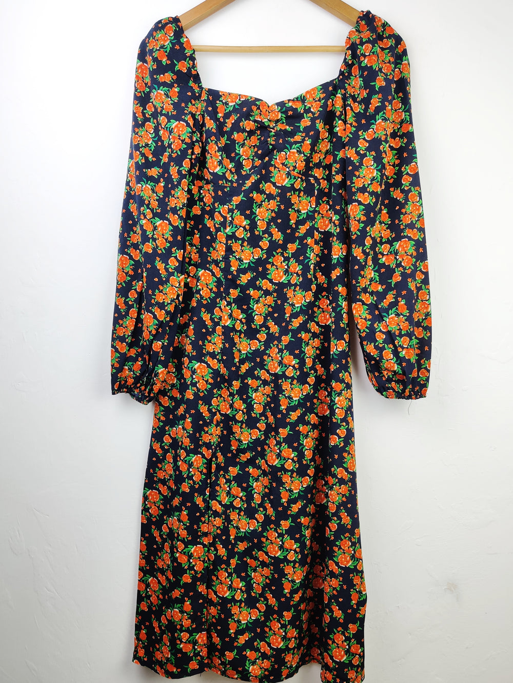 Buy online pre-used pre-loved 100% authentic & Original branded Missguided (MF-1276) available in Pakistan. Top international brands avilable.