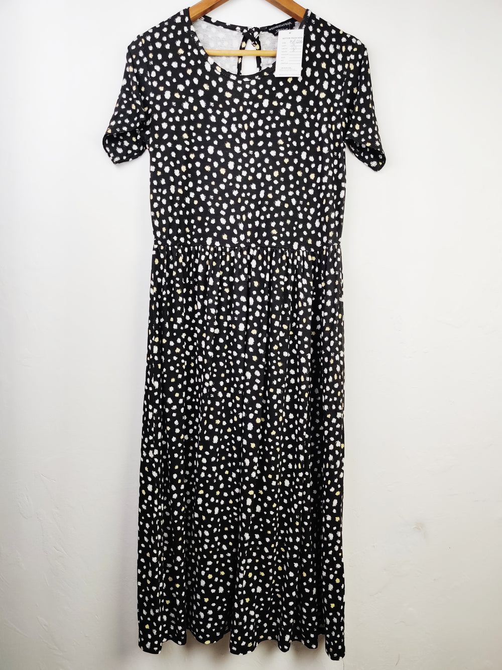 Buy online pre-used pre-loved 100% authentic & Original branded Wednesdays Girl (MF-1280) available in Pakistan. Top international brands avilable.