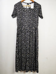 Buy online pre-used pre-loved 100% authentic & Original branded Wednesdays Girl (MF-1280) available in Pakistan. Top international brands avilable.