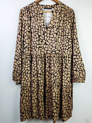 Buy online pre-used pre-loved 100% authentic & Original branded George (MF-1291) available in Pakistan. Top international brands avilable.