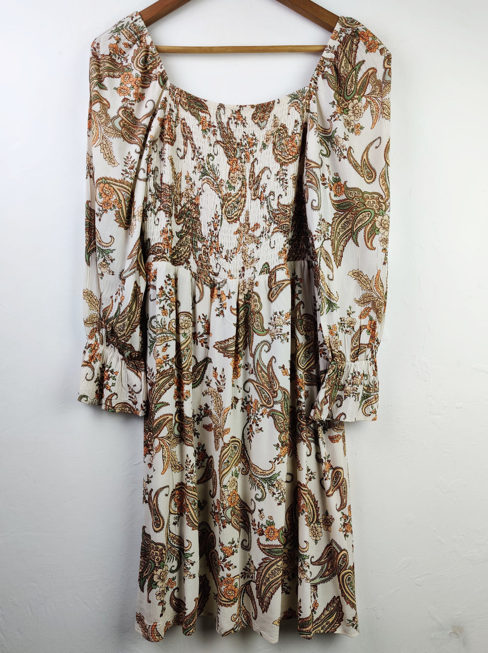 Buy online pre-used pre-loved 100% authentic & Original branded F&F (MF-1292) available in Pakistan. Top international brands avilable.