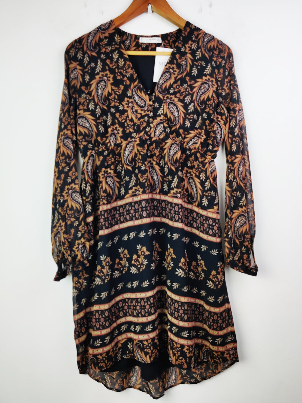 Buy online pre-used pre-loved 100% authentic & Original branded Mango (MF-1325) available in Pakistan. Top international brands avilable.