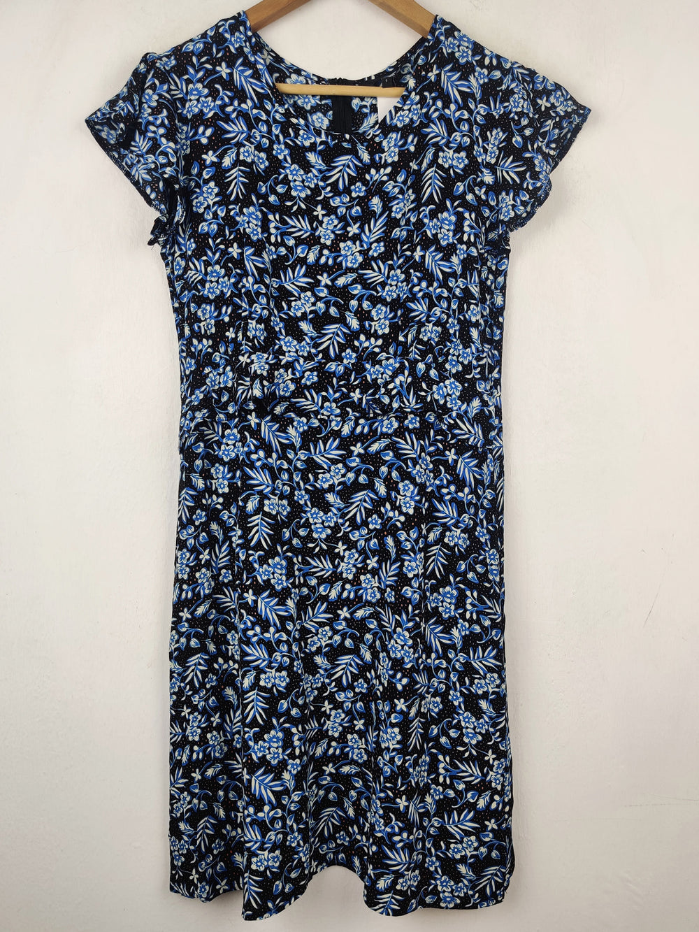 Buy online pre-used pre-loved 100% authentic & Original branded Next (MF-133) available in Pakistan. Top international brands avilable.