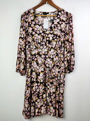 Buy online pre-used pre-loved 100% authentic & Original branded New Look (MF-1352) available in Pakistan. Top international brands avilable.