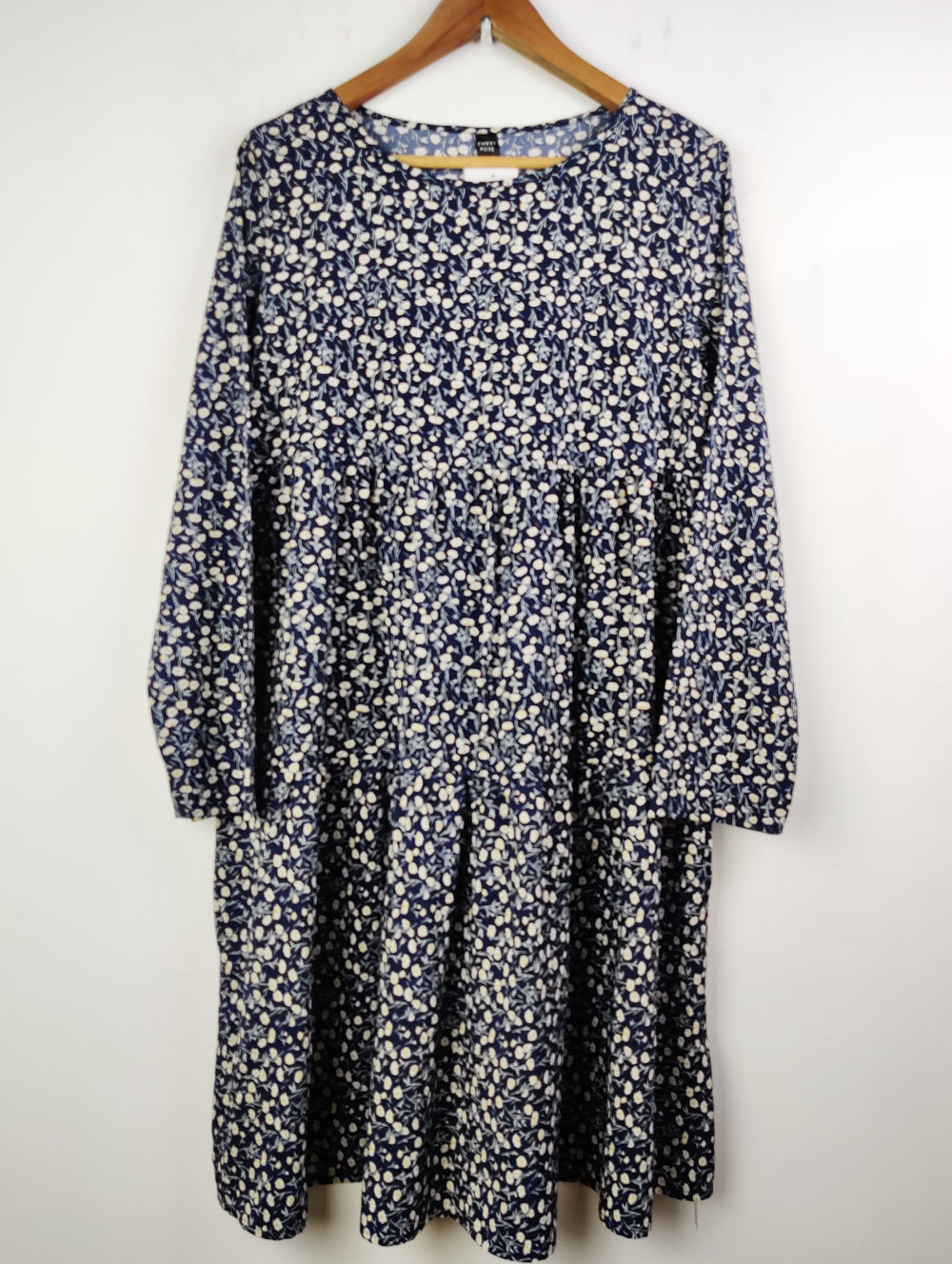 Buy online pre-used pre-loved 100% authentic & Original branded Emery Rose (MF-1359) available in Pakistan. Top international brands avilable.