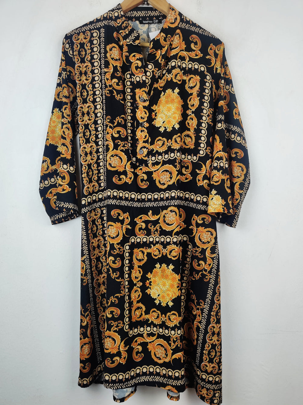 Buy online pre-used pre-loved 100% authentic & Original branded Boohoo (MF-139) available in Pakistan. Top international brands avilable.