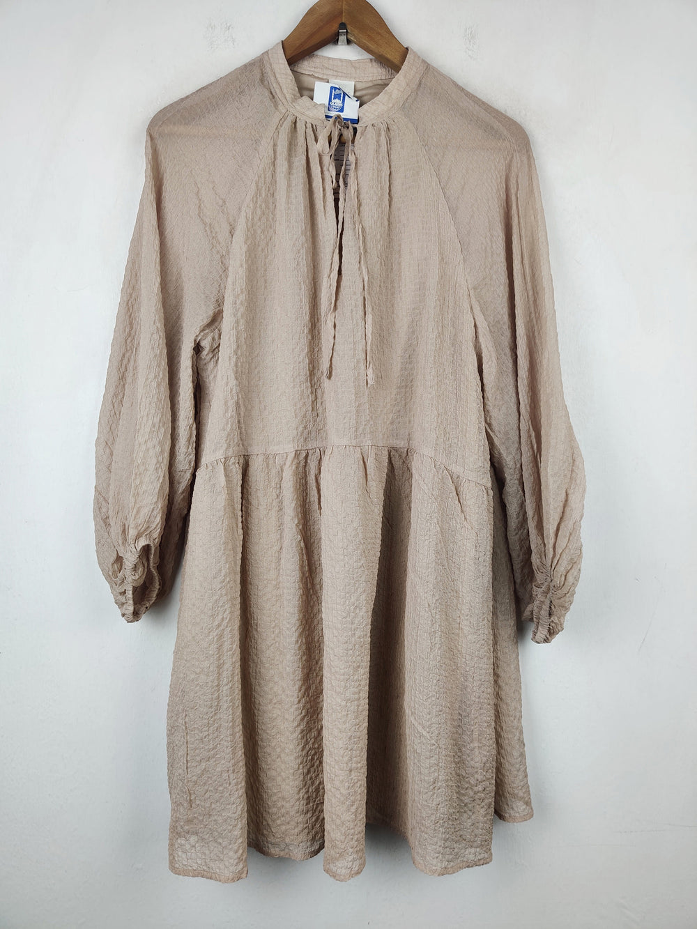 Buy online pre-used pre-loved 100% authentic & Original branded H&M (MF-162) available in Pakistan. Top international brands avilable.