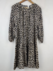 Buy online pre-used pre-loved 100% authentic & Original branded H&M (MF-175) available in Pakistan. Top international brands avilable.