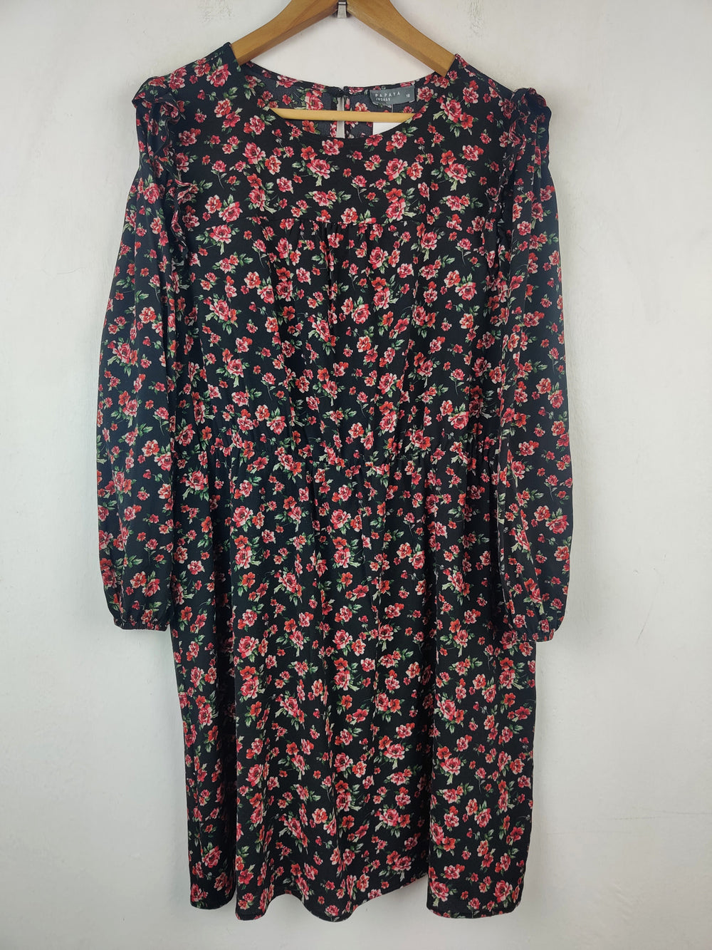 Buy online pre-used pre-loved 100% authentic & Original branded Papaya (MF-186) available in Pakistan. Top international brands avilable.