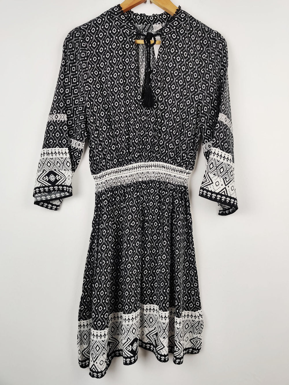 Buy online pre-used pre-loved 100% authentic & Original branded H&M (MF-191) available in Pakistan. Top international brands avilable.