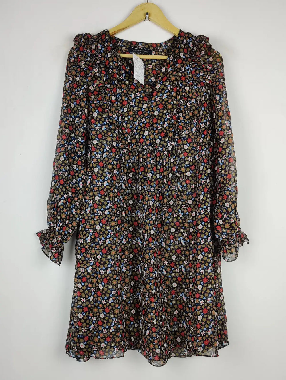 Buy online pre-used pre-loved 100% authentic & Original branded French Connection (MF-2154) available in Pakistan. Top international brands avilable.