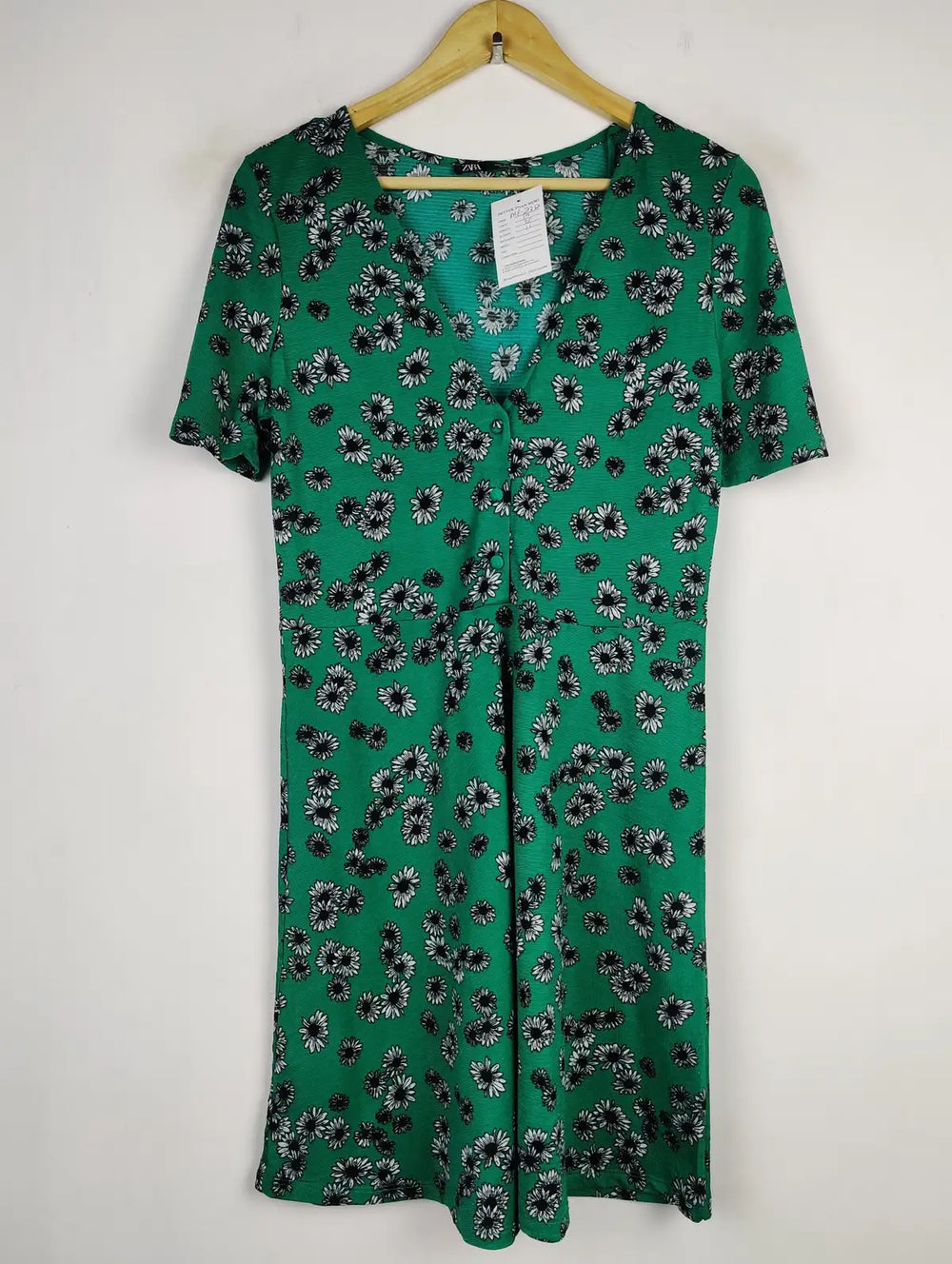 Buy online pre-used pre-loved 100% authentic & Original branded Zara (MF-2312) available in Pakistan. Top international brands avilable.